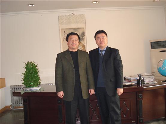 林治元總經理和徐斌助理總經理簽約后合影留念