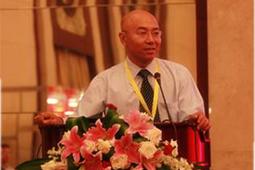 朱江受《中國物業管理》雜志社委托主持了《勞動合同法》研討會